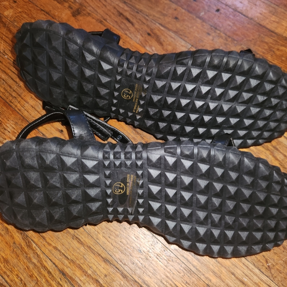 Sandles - Picture 6 of 6